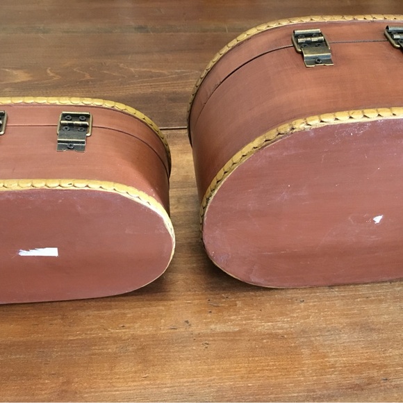 2 Vintage Hand Painted, wood, metal hinges, velvet lined, nestling boxes, flower - Picture 13 of 15